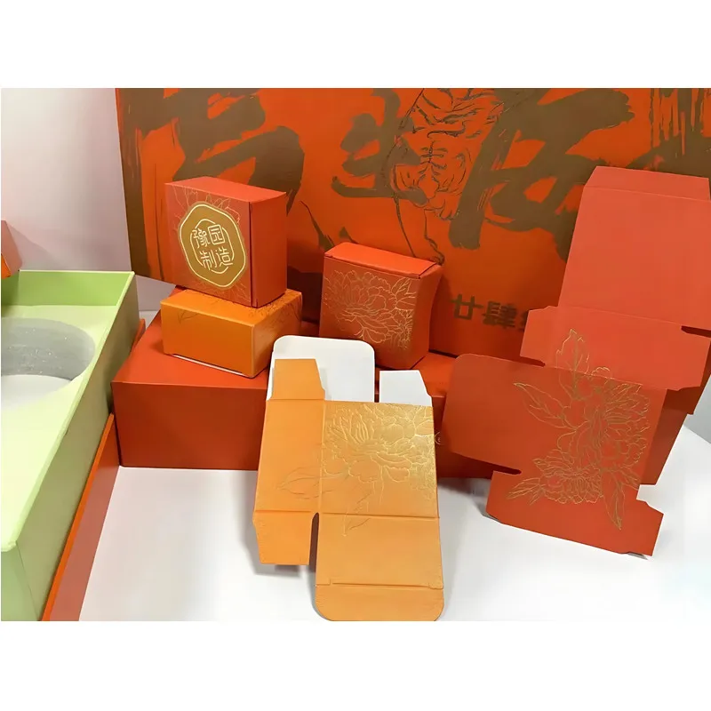 Caixas de presente com diversos designs estruturais