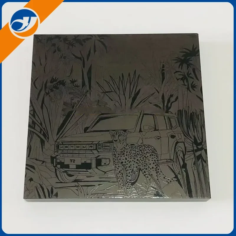 Caixa de presente preta com relevo fosco